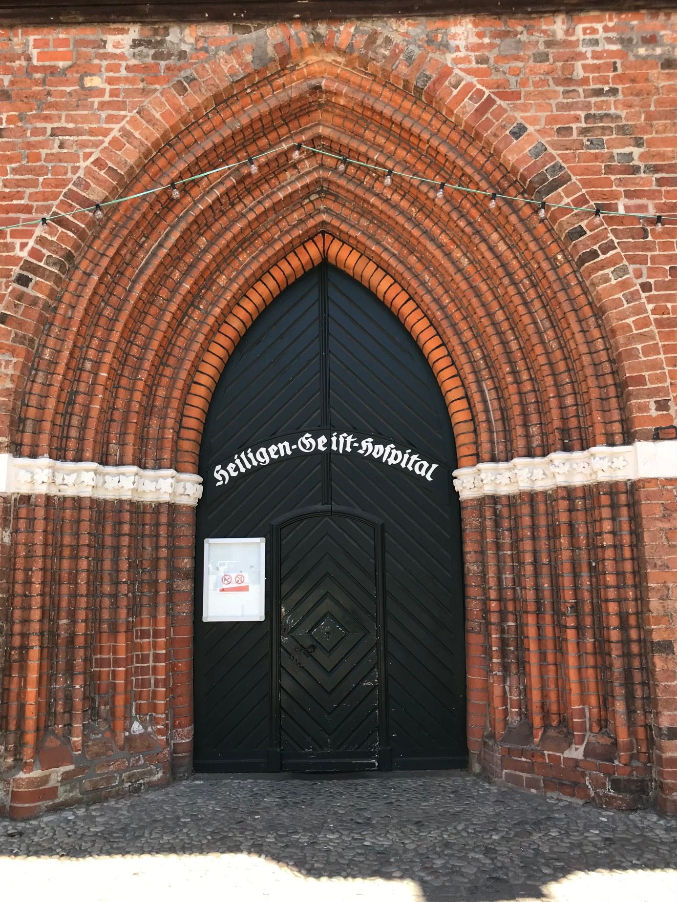 Heiligen Geist Hospital, Lubeck - 02 (Main Entrance).jpg